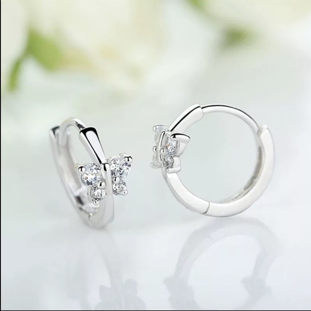 New Women’s 925 Silver Cute Butterfly Earrings - Picture 3 of 5